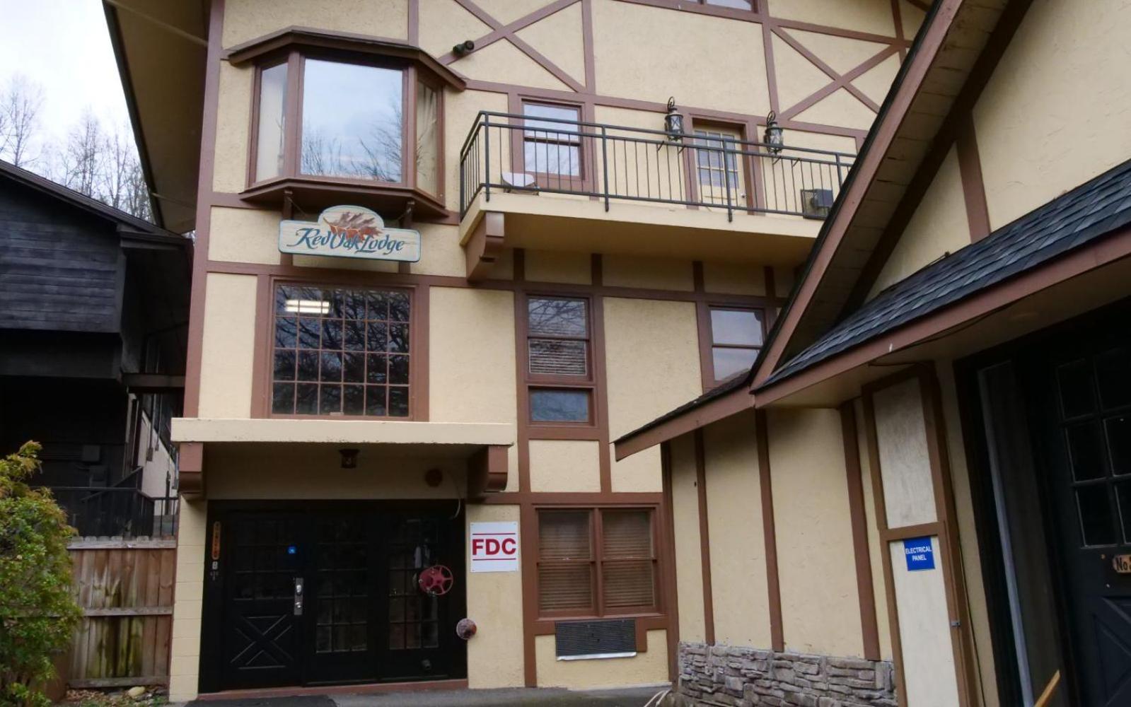 Red Oak Lodge جاتلينبرج المظهر الخارجي الصورة